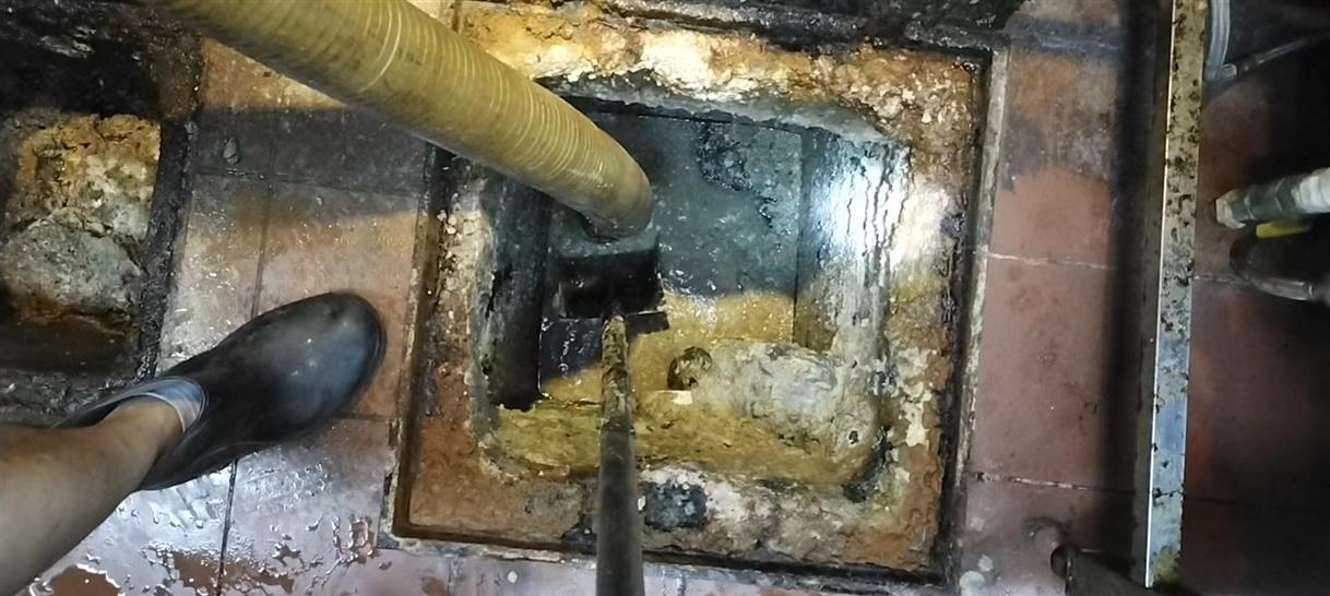 新荣污水池清理一般都有毒气，怎么预防中毒呢？